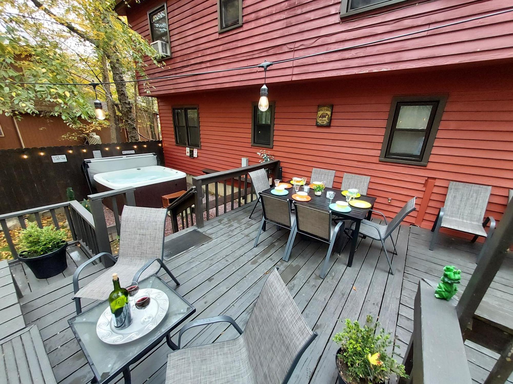 Chalet Renovated Near Casino, Camelback , Kalahari 4Bdrms Firepit Hot Tub Game Room Tobyhanna Экстерьер фото